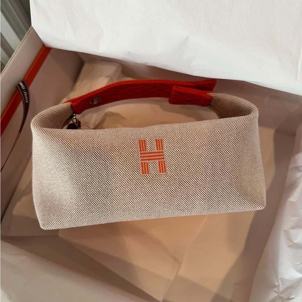 Hermed bride a brac